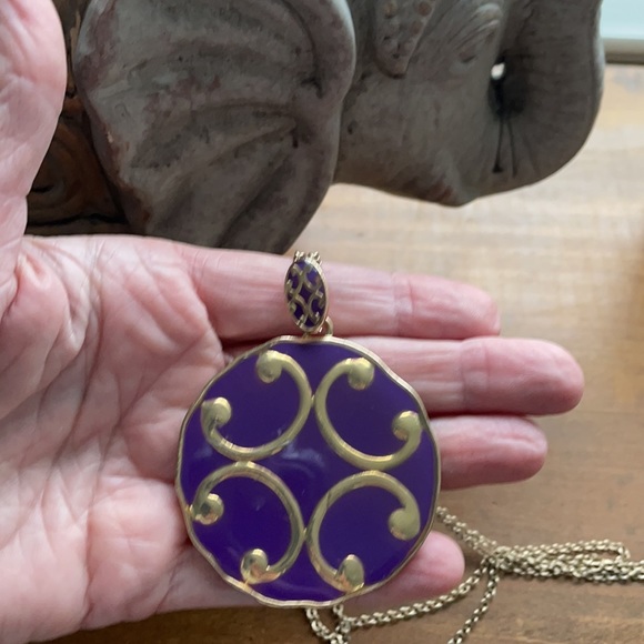 Purple/gold medallion necklace - Picture 5 of 7